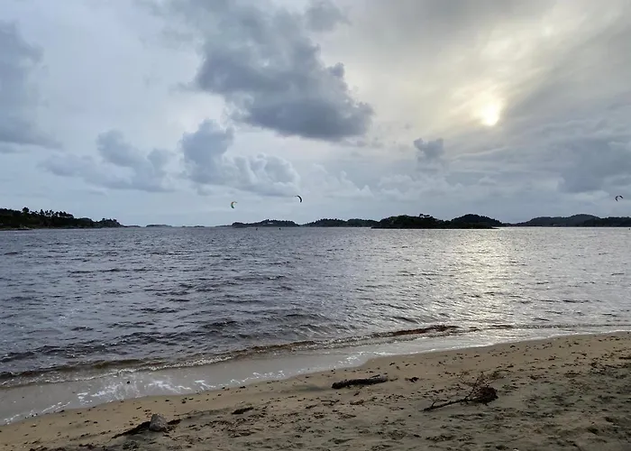 Sørlandet, Nær Stranden Og Kristiansand Dyrepark * Søgne
