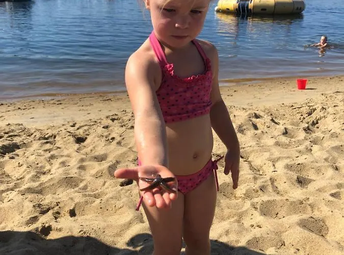 Sørlandet, Nær Stranden Og Kristiansand Dyrepark *