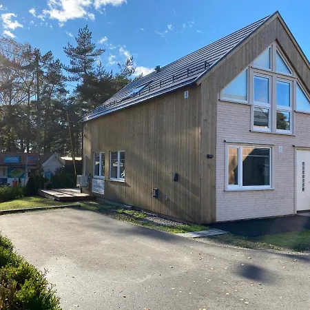 Sørlandet, Nær Stranden Og Kristiansand Dyrepark *