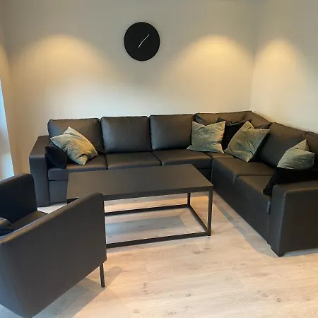 Sorlandet, Naer Stranden Og Kristiansand Dyrepark Sogne