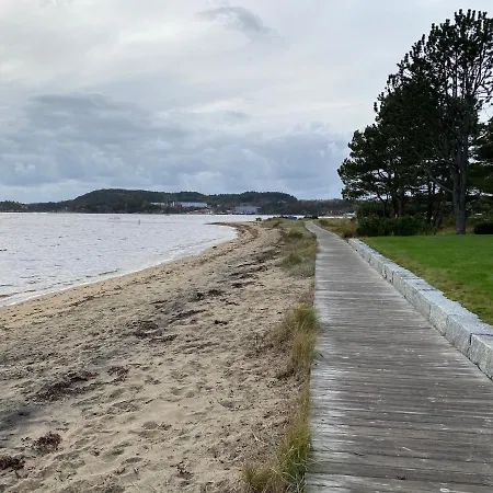 Sorlandet, Naer Stranden Og Kristiansand Dyrepark
